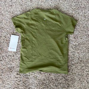 *SOLD* NWT Lululemon Swiftly Tech Tee Bronze Green SZ 8